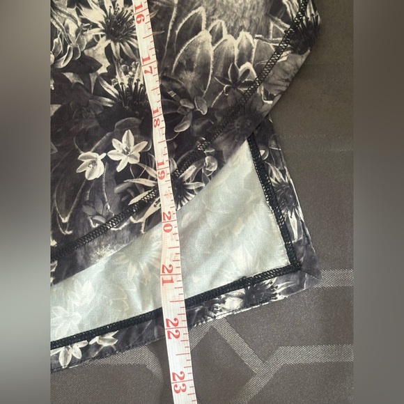 Lululemon Run Split Singlet Size 4 - Picture 8 of 8